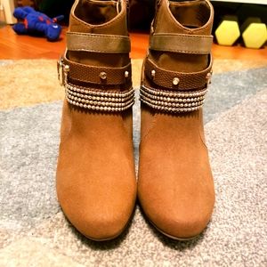 Tan/light brown heel booties